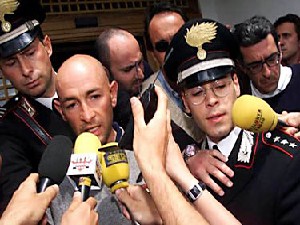 Il Pirata subito dopo l'esclusione al Giro del'99